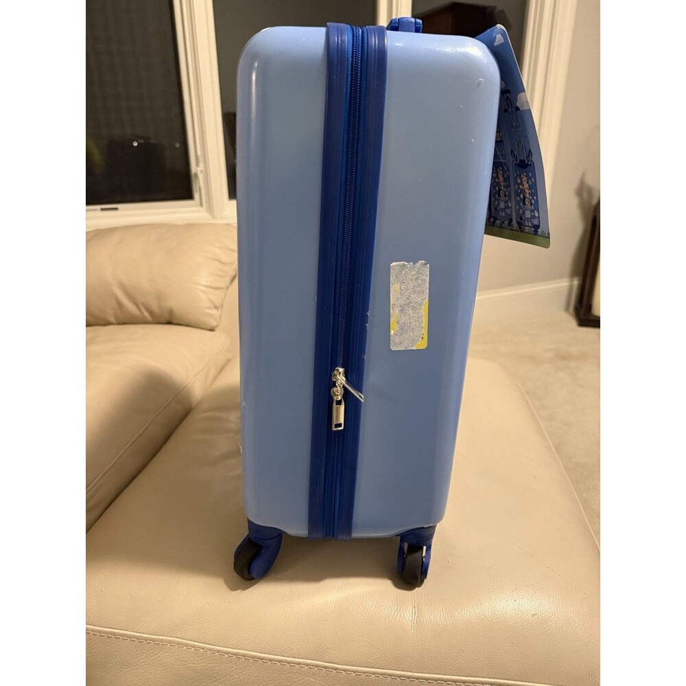 Bluey 3-Piece Wheeled luggage + Backpack Set With Luggage Tag - Picture 2 of 8